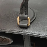 Louis Vuitton(LV) OnTheGo Tote Monogram Empreinte Giant MM — thumbnail 10