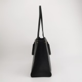 Louis Vuitton(LV) OnTheGo Tote Monogram Empreinte Giant MM — thumbnail 4
