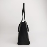 Louis Vuitton(LV) OnTheGo Tote Monogram Empreinte Giant MM — thumbnail 5