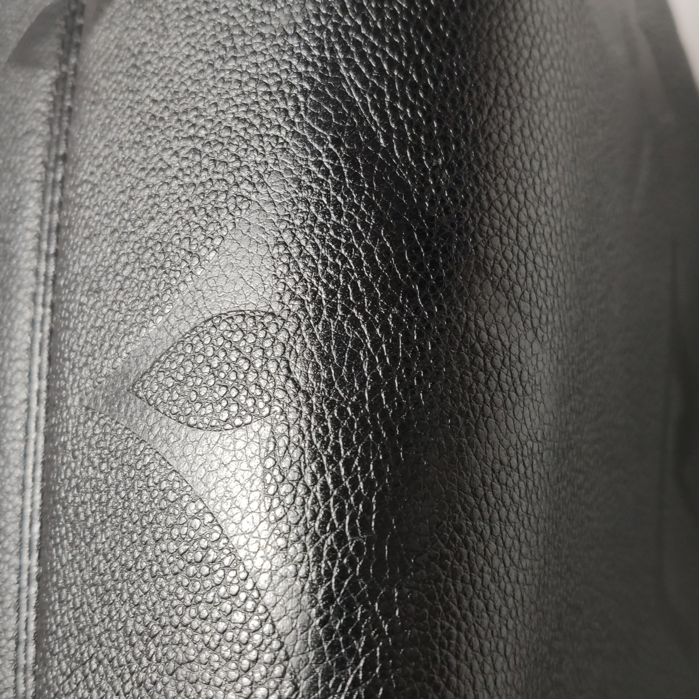 Louis Vuitton(LV) OnTheGo Tote Monogram Empreinte Giant MM — photo 14 of 15
