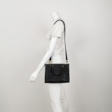 Louis Vuitton(LV) OnTheGo Tote Monogram Empreinte Giant PM — thumbnail 2