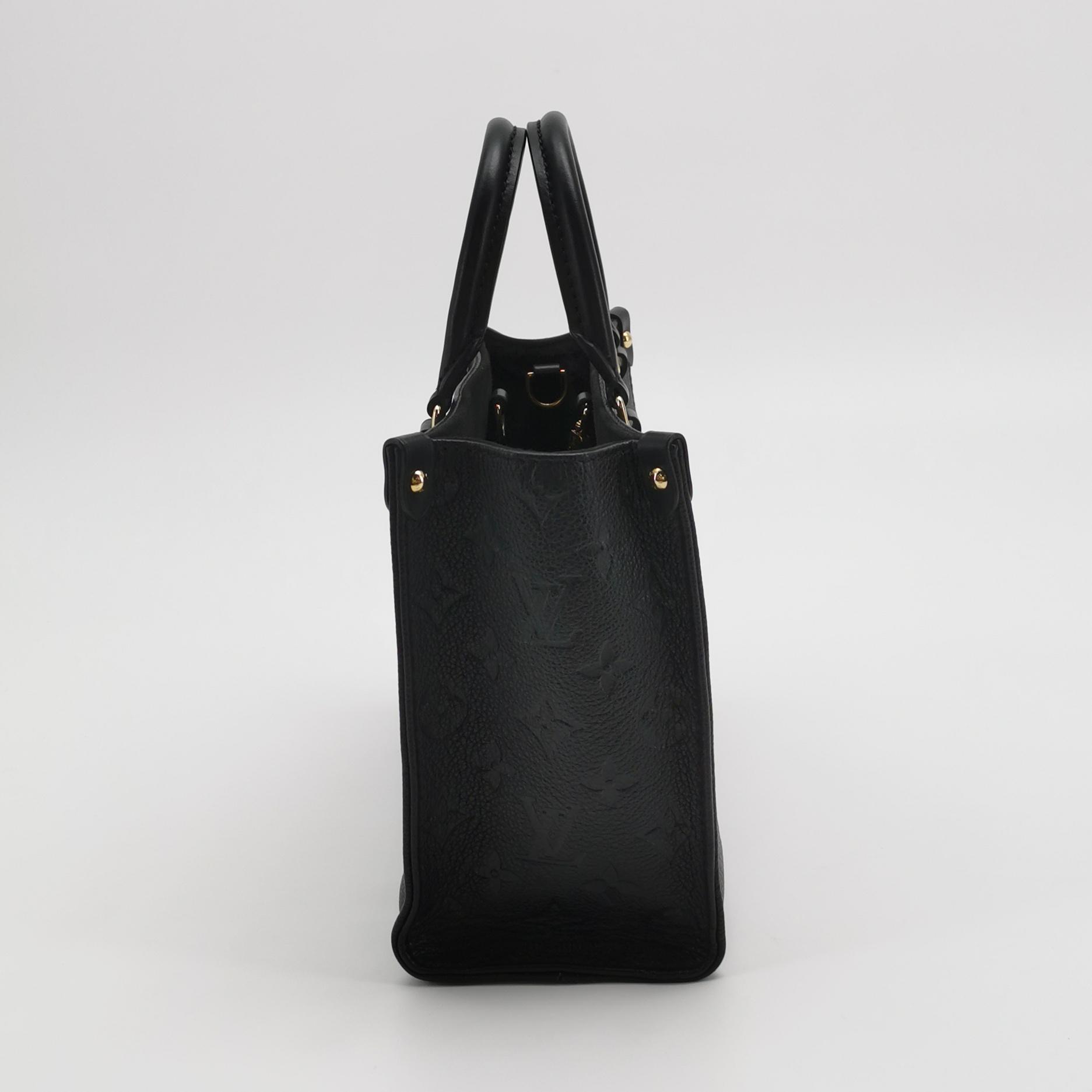 Louis Vuitton(LV) OnTheGo Tote Monogram Empreinte Giant PM — photo 5 of 13