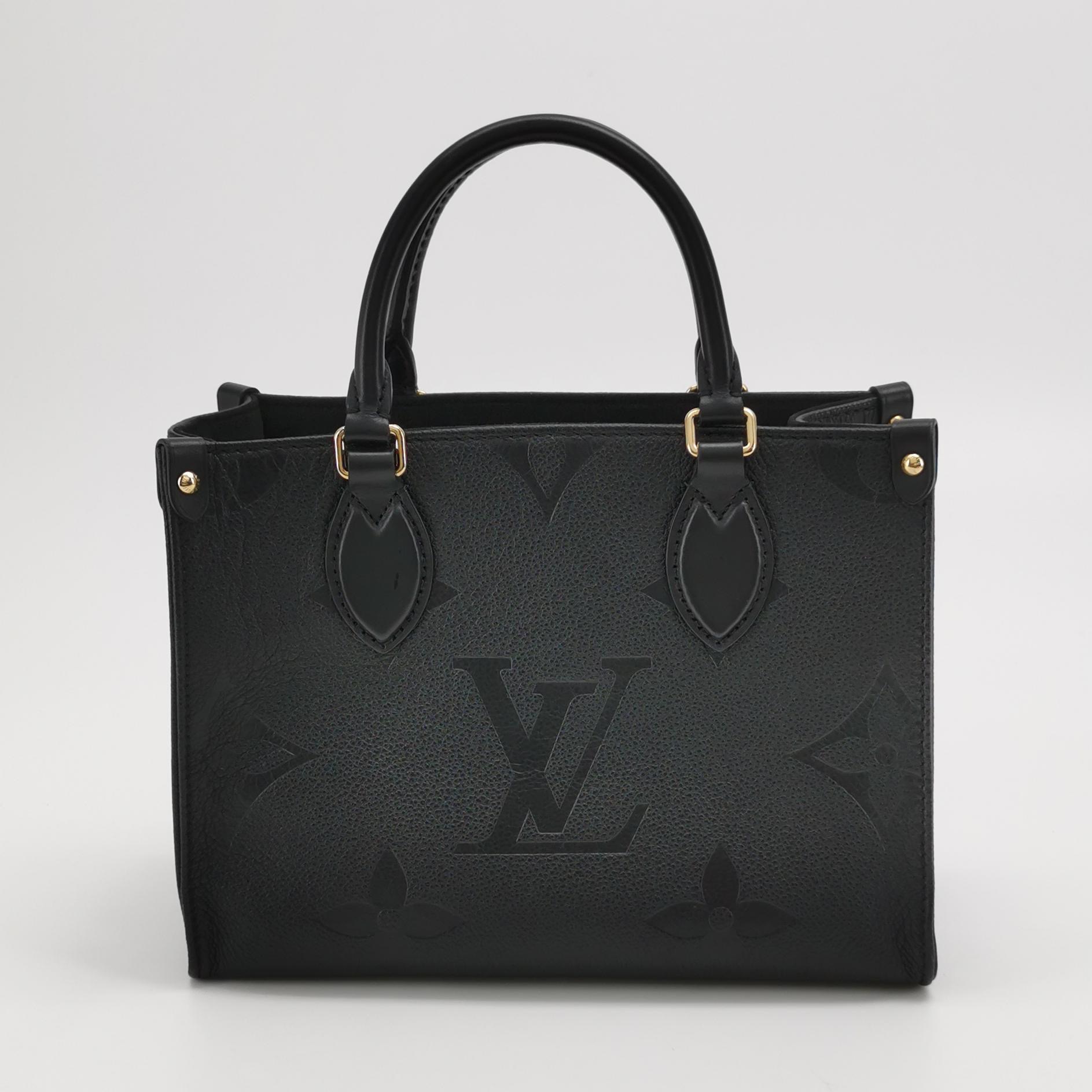 Louis Vuitton(LV) OnTheGo Tote Monogram Empreinte Giant PM — photo 3 of 13