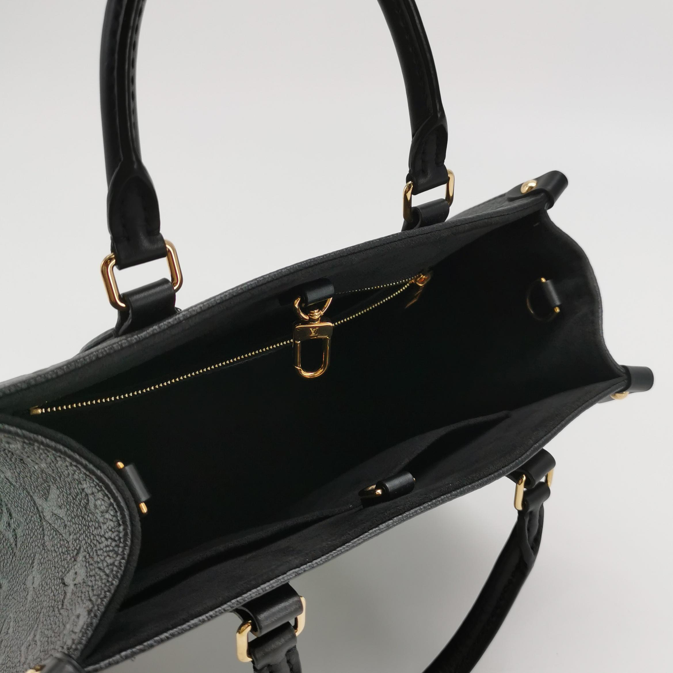 Louis Vuitton(LV) OnTheGo Tote Monogram Empreinte Giant PM — photo 7 of 13