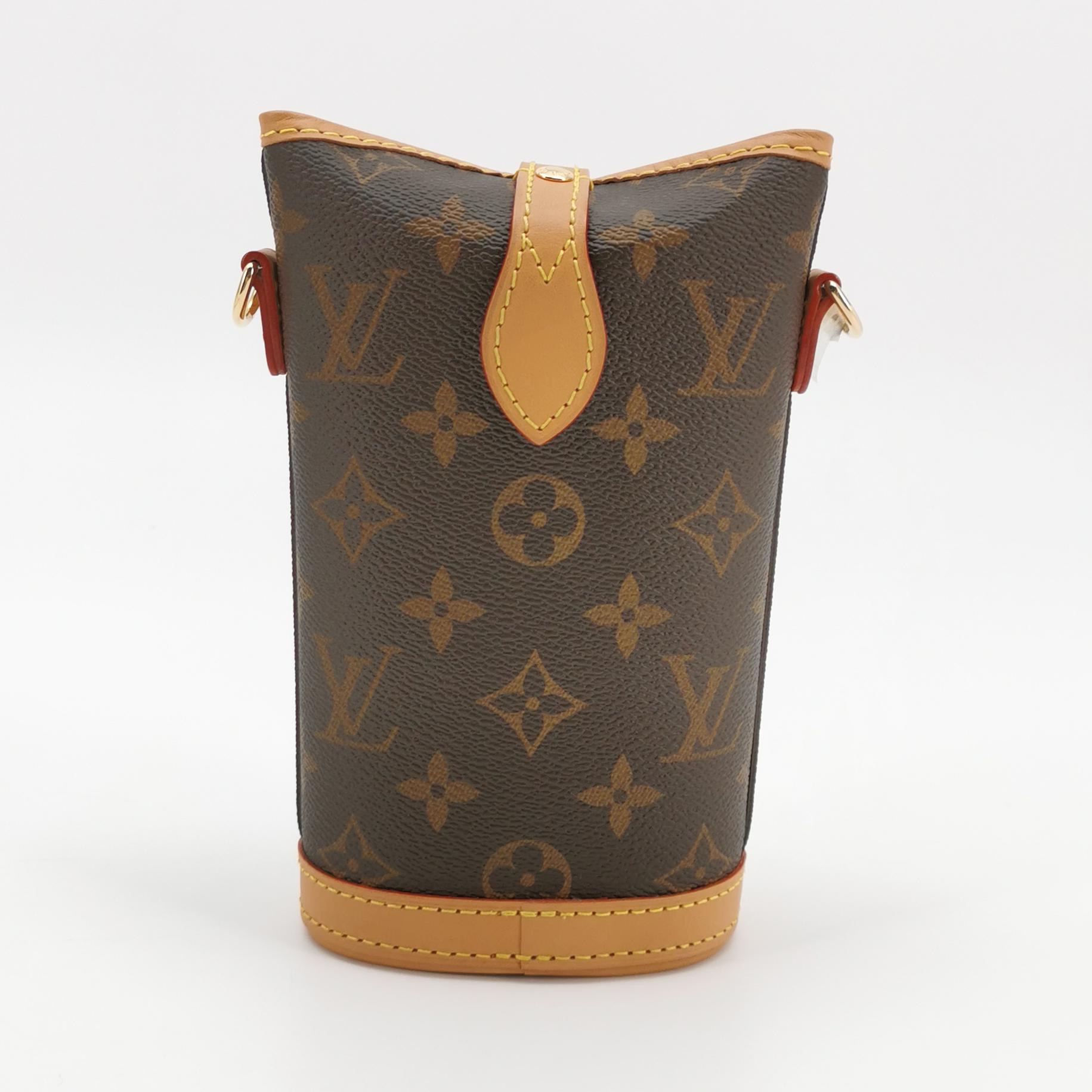 Louis Vuitton(LV) Fold Me Pouch Monogram Canvas — photo 3 of 15