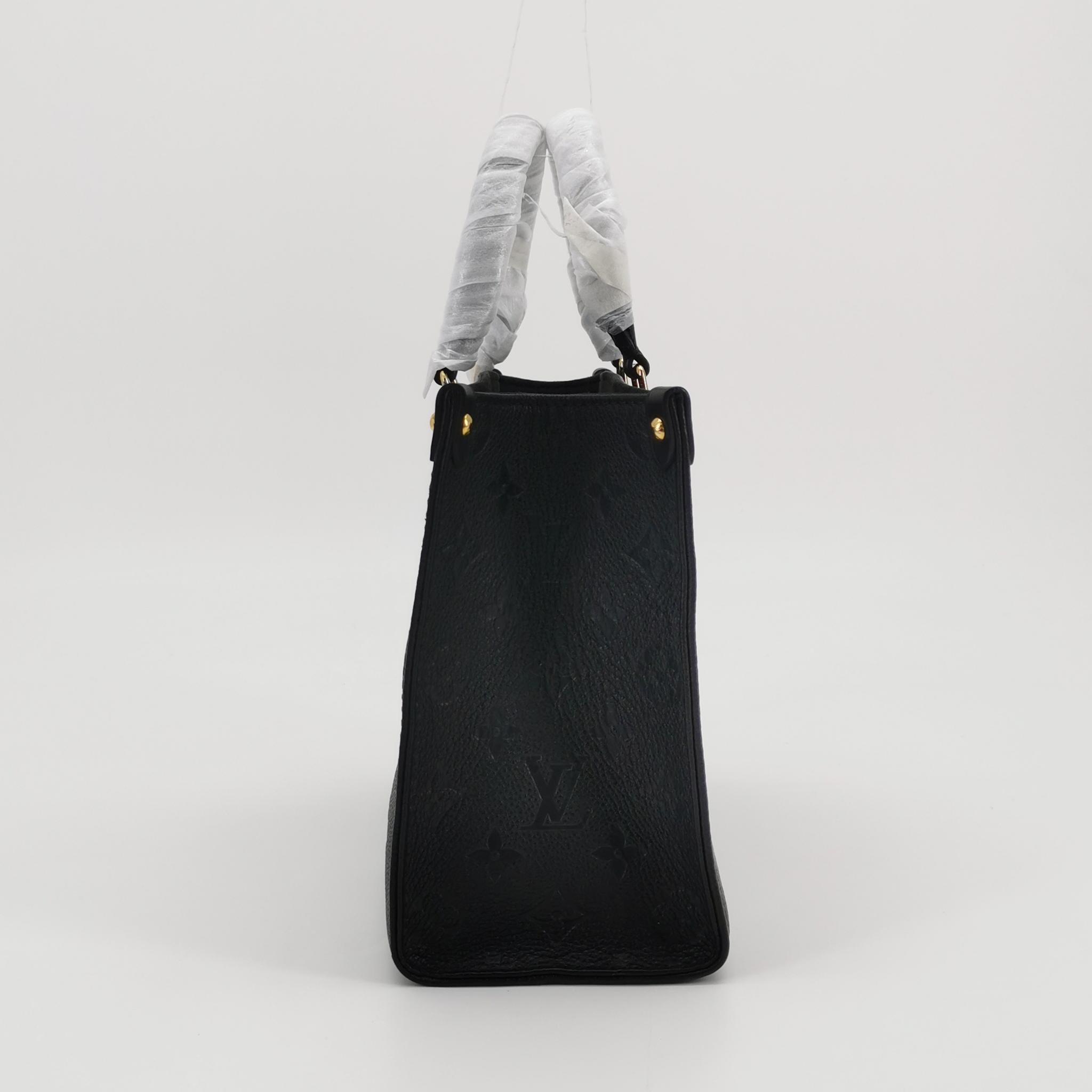 Louis Vuitton(LV) OnTheGo Tote Monogram Empreinte Giant PM — photo 5 of 14