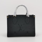 Louis Vuitton(LV) OnTheGo Tote Monogram Empreinte Giant PM — thumbnail 3
