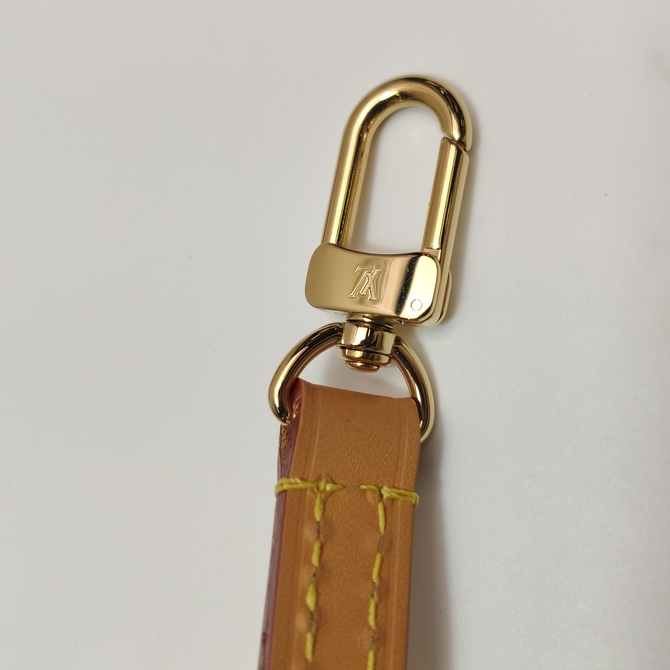 Louis Vuitton(LV) Fold Me Pouch Monogram Canvas — photo 14 of 15