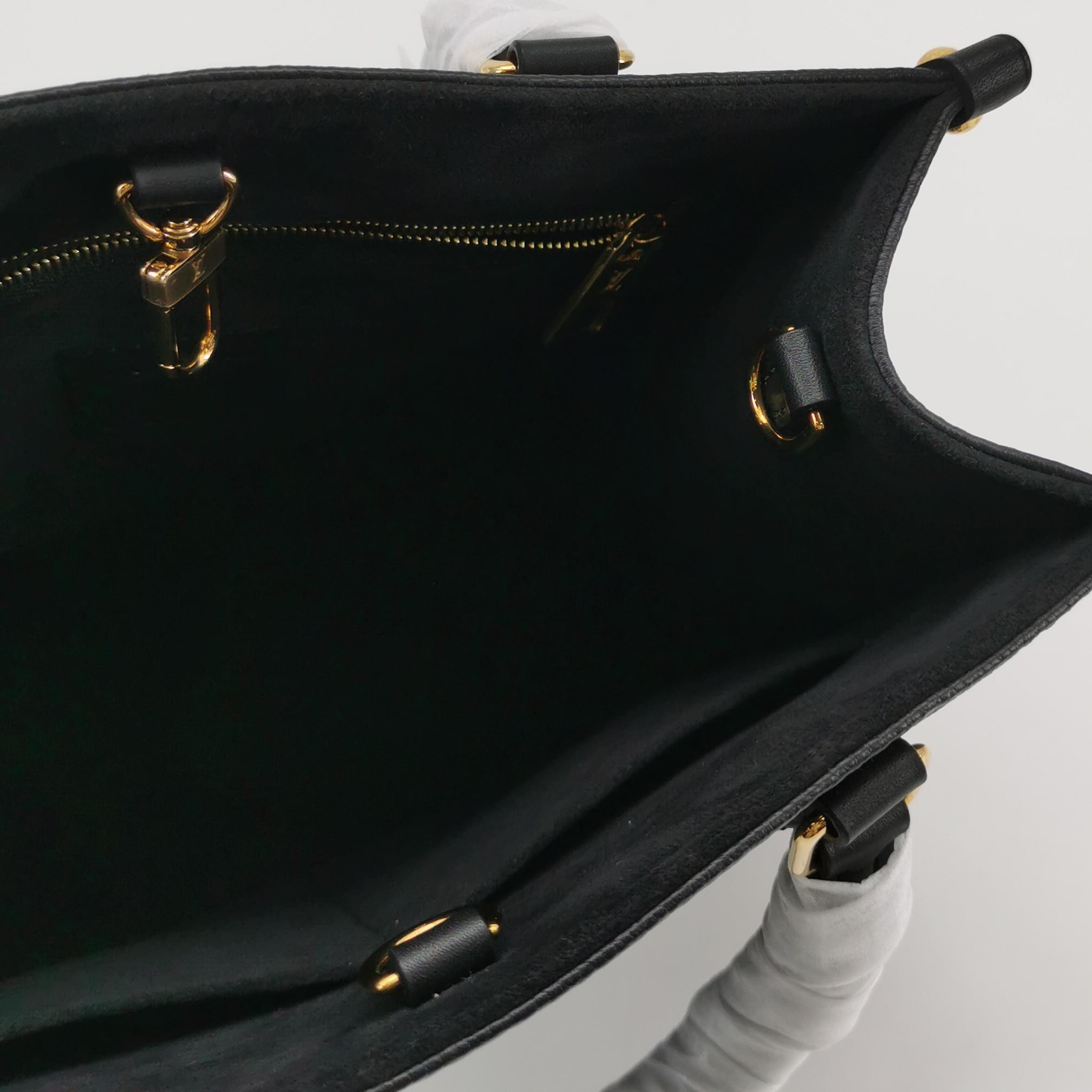 Louis Vuitton(LV) OnTheGo Tote Monogram Empreinte Giant PM — photo 7 of 14