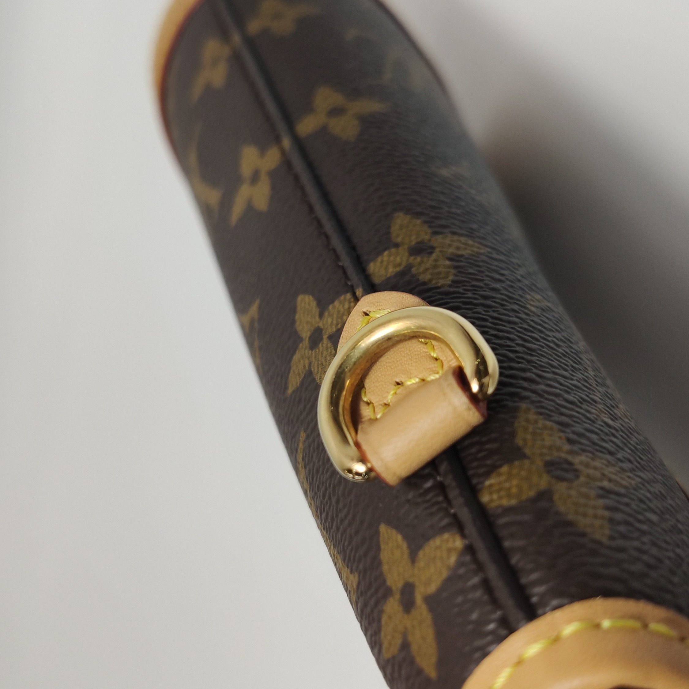 Louis Vuitton(LV) Fold Me Pouch Monogram Canvas — photo 10 of 14
