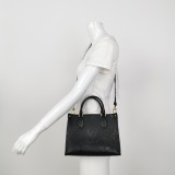 Louis Vuitton(LV) OnTheGo Tote Monogram Empreinte Giant PM — thumbnail 2