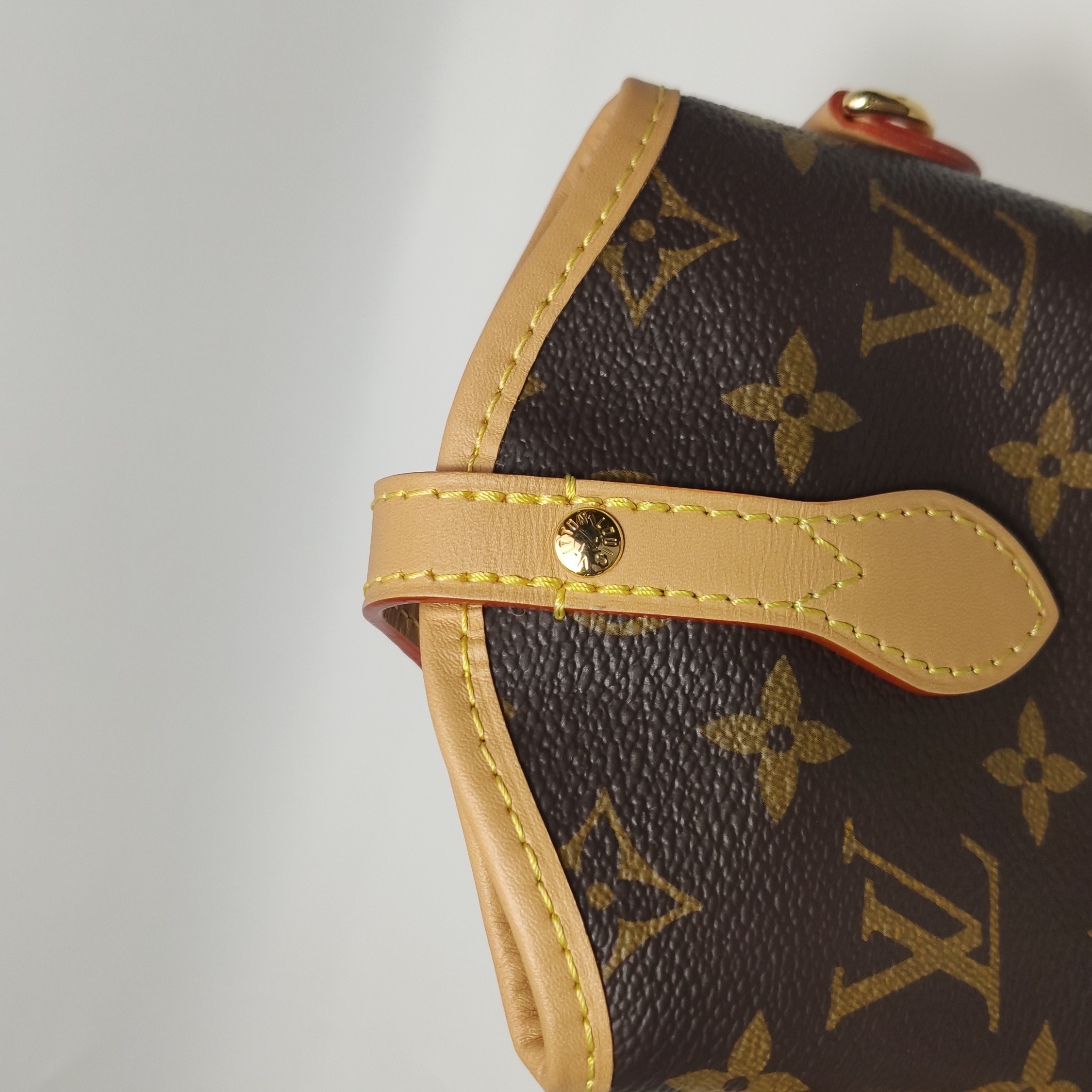 Louis Vuitton(LV) Fold Me Pouch Monogram Canvas — photo 11 of 14