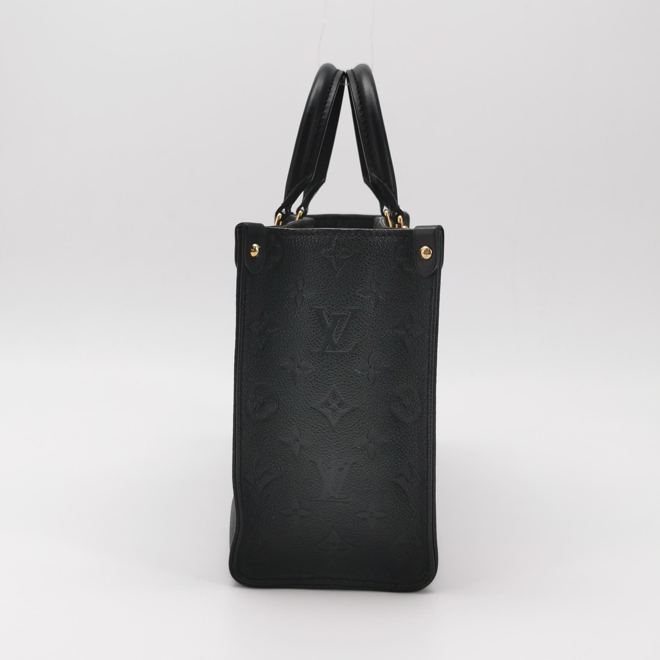 Louis Vuitton(LV) OnTheGo Tote Monogram Empreinte Giant PM — photo 4 of 16