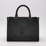 Louis Vuitton(LV) OnTheGo Tote Monogram Empreinte Giant PM — thumbnail 3