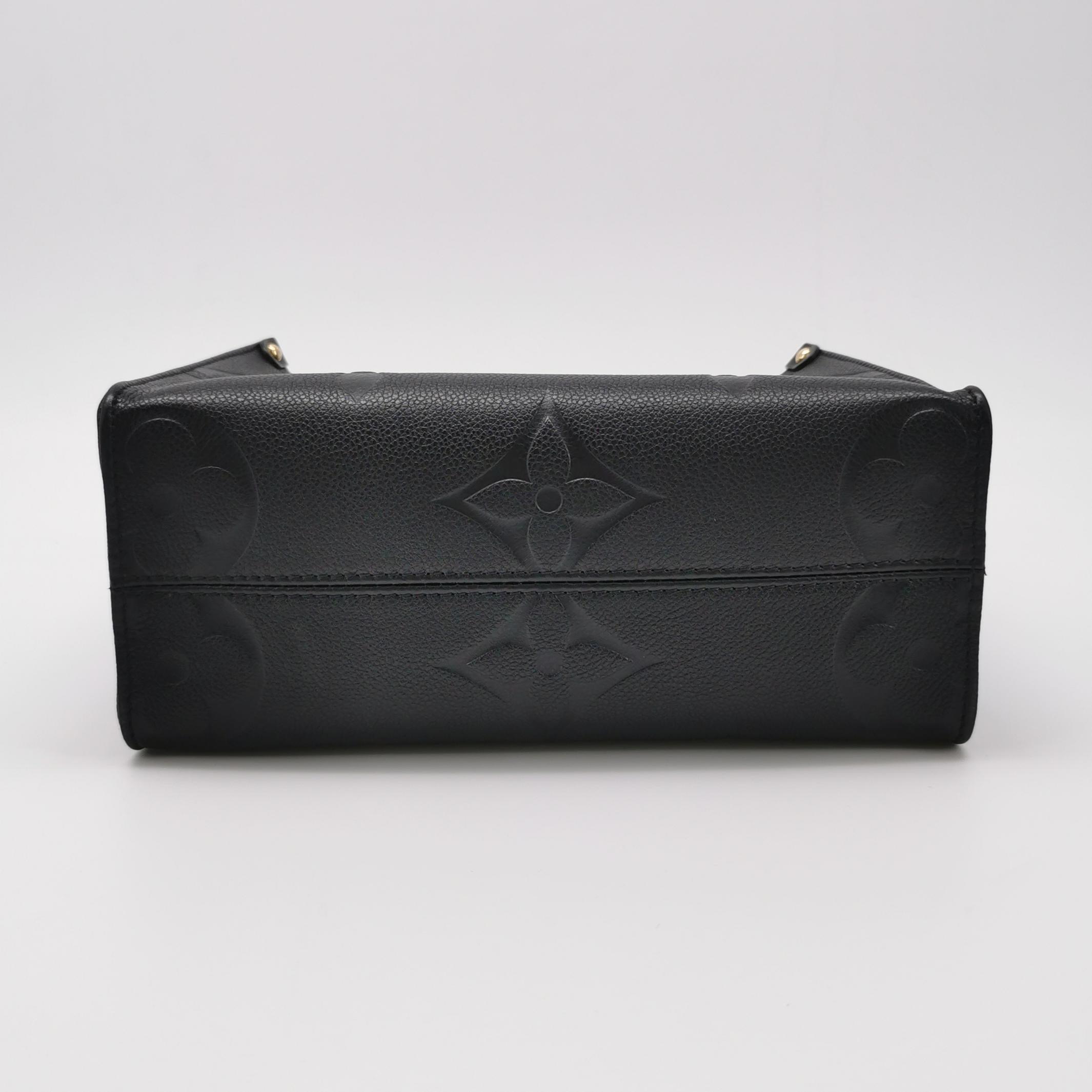 Louis Vuitton(LV) OnTheGo Tote Monogram Empreinte Giant PM — photo 6 of 16
