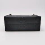 Louis Vuitton(LV) OnTheGo Tote Monogram Empreinte Giant PM — thumbnail 6