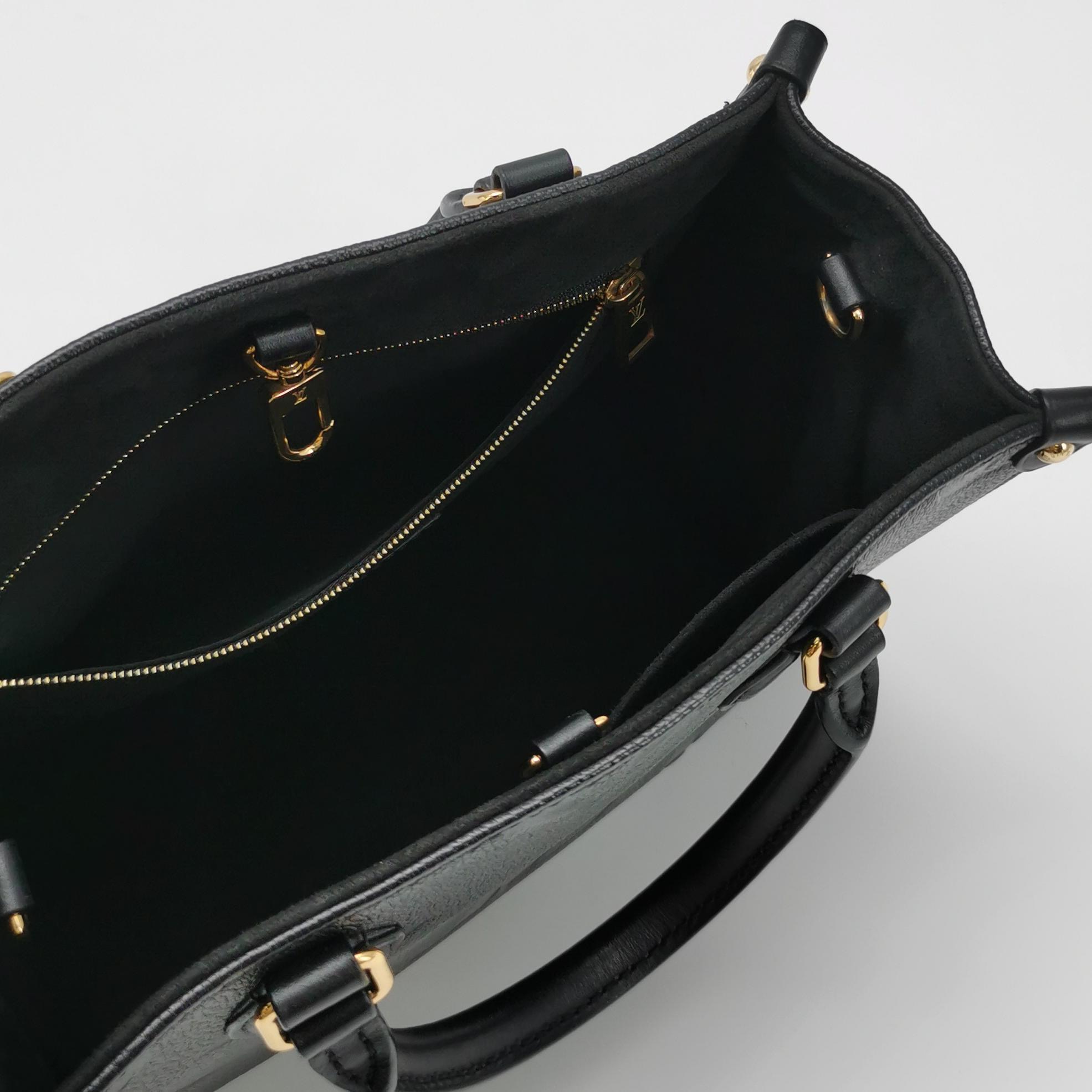Louis Vuitton(LV) OnTheGo Tote Monogram Empreinte Giant PM — photo 7 of 16