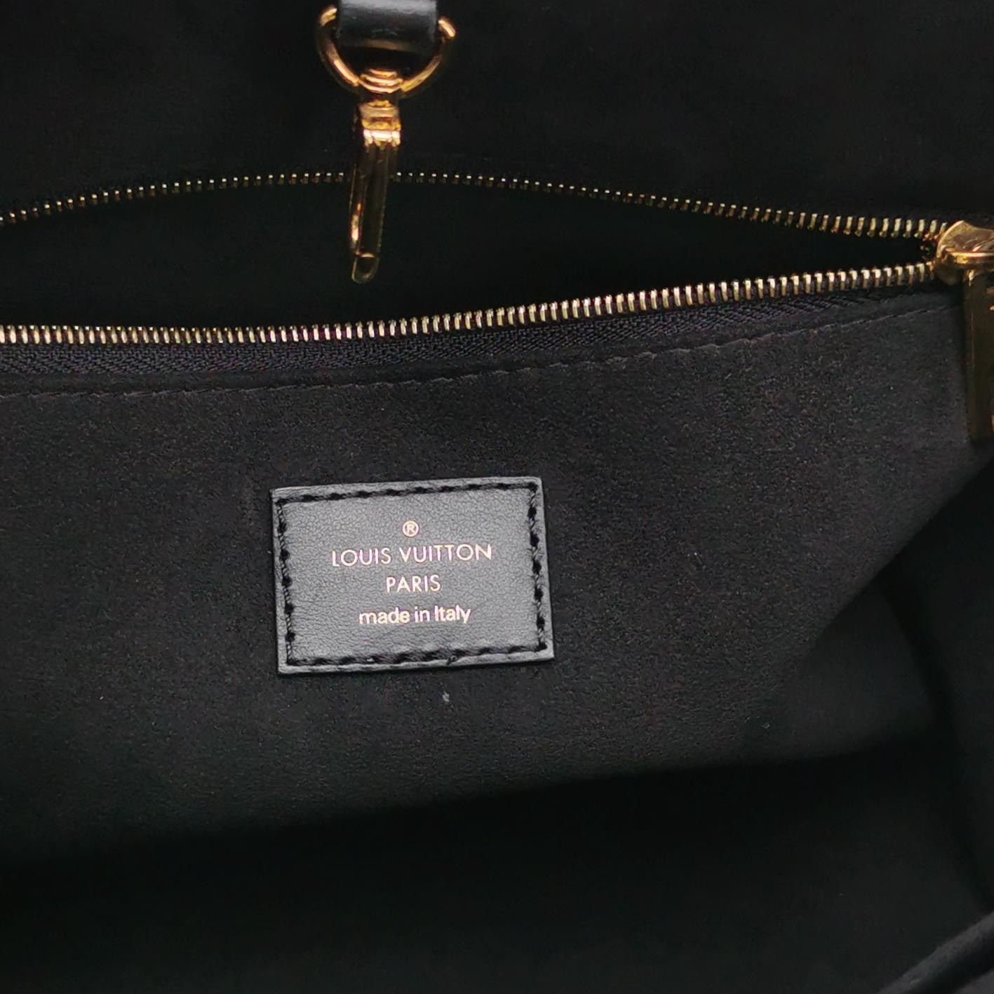 Louis Vuitton(LV) OnTheGo Tote Monogram Empreinte Giant PM — photo 8 of 16