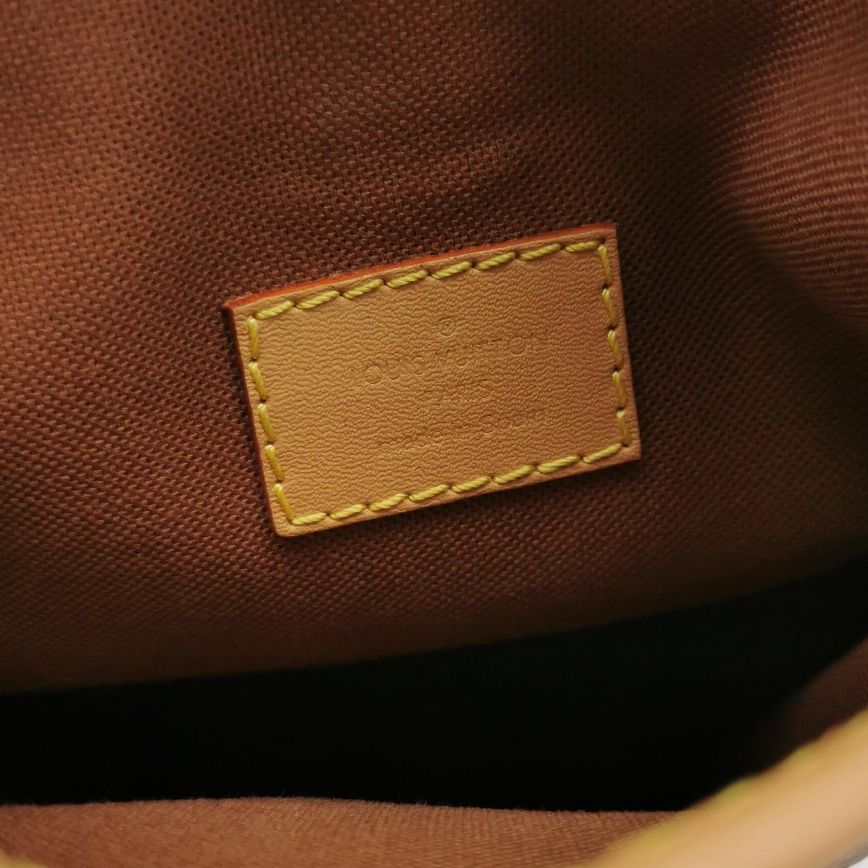 Louis Vuitton(LV) Fold Me Pouch Monogram Canvas — photo 8 of 16