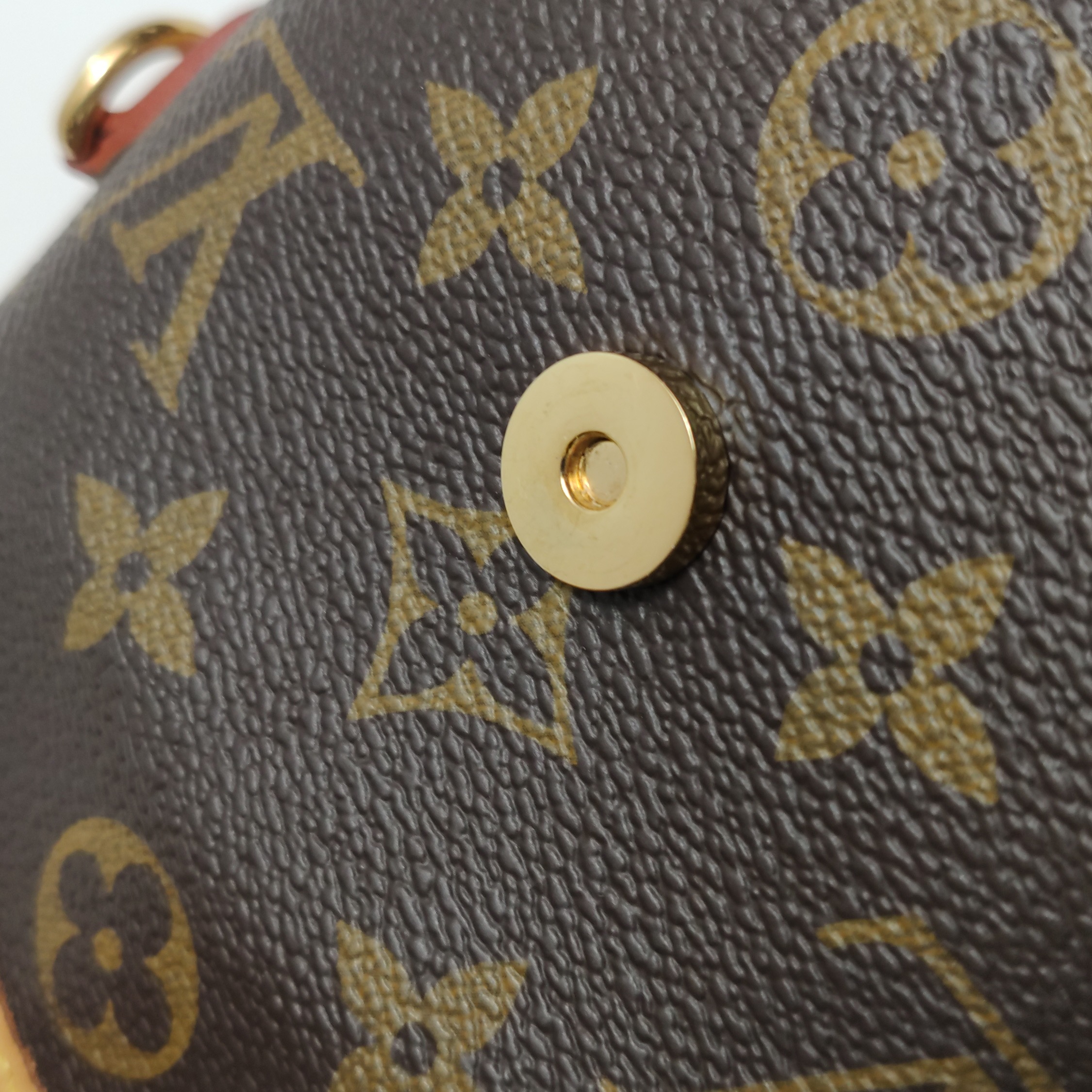 Louis Vuitton(LV) Fold Me Pouch Monogram Canvas — photo 10 of 16