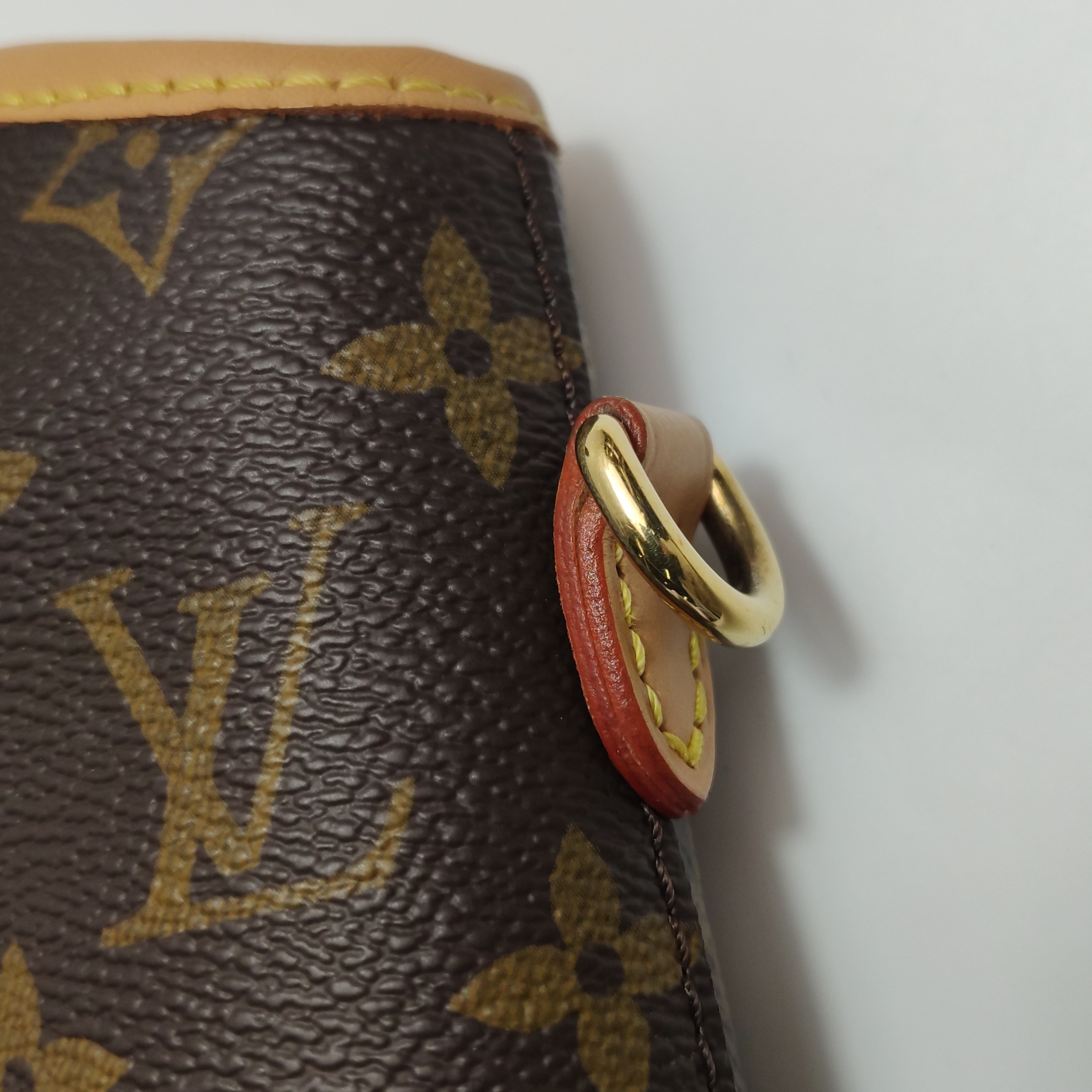 Louis Vuitton(LV) Fold Me Pouch Monogram Canvas — photo 12 of 16