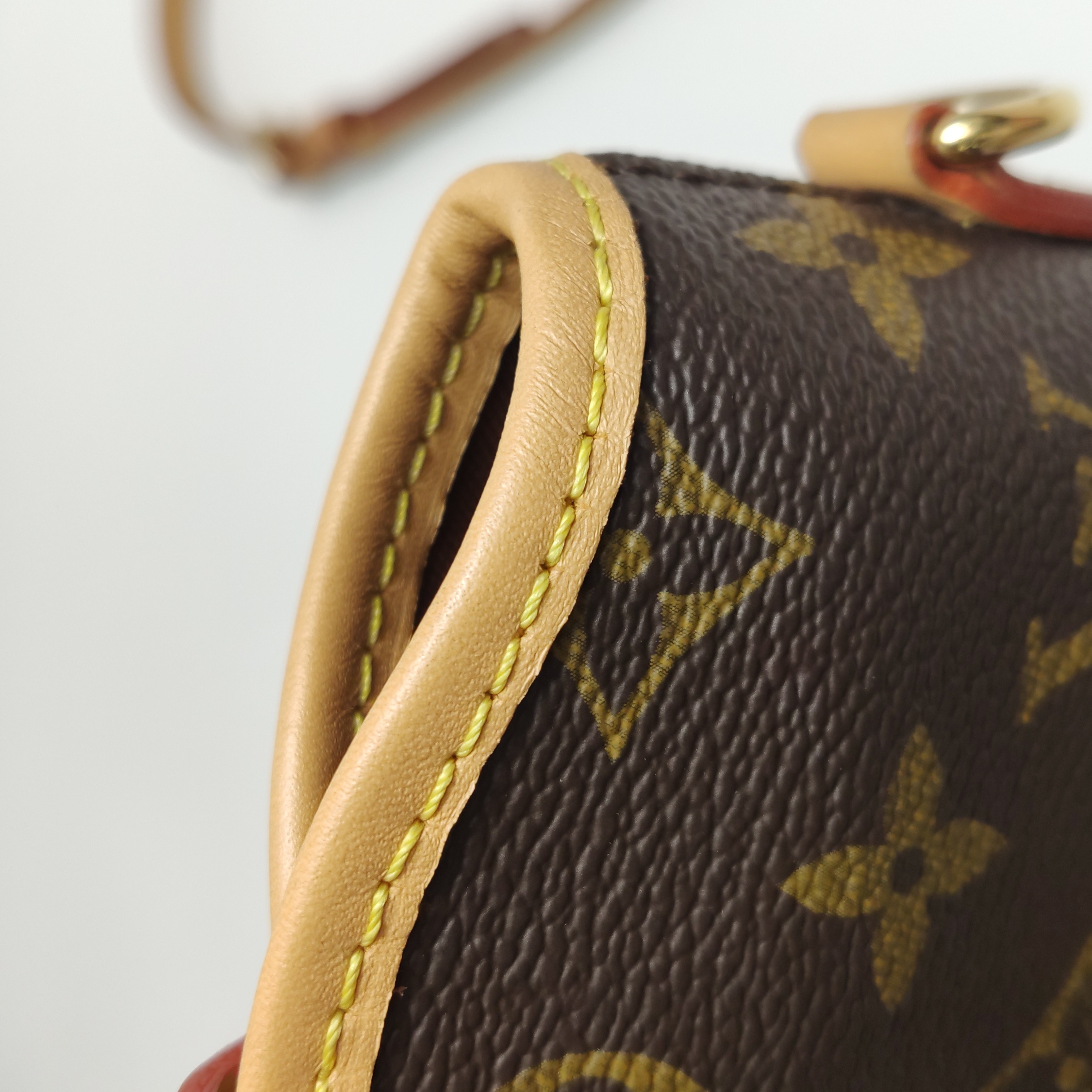 Louis Vuitton(LV) Fold Me Pouch Monogram Canvas — photo 13 of 16