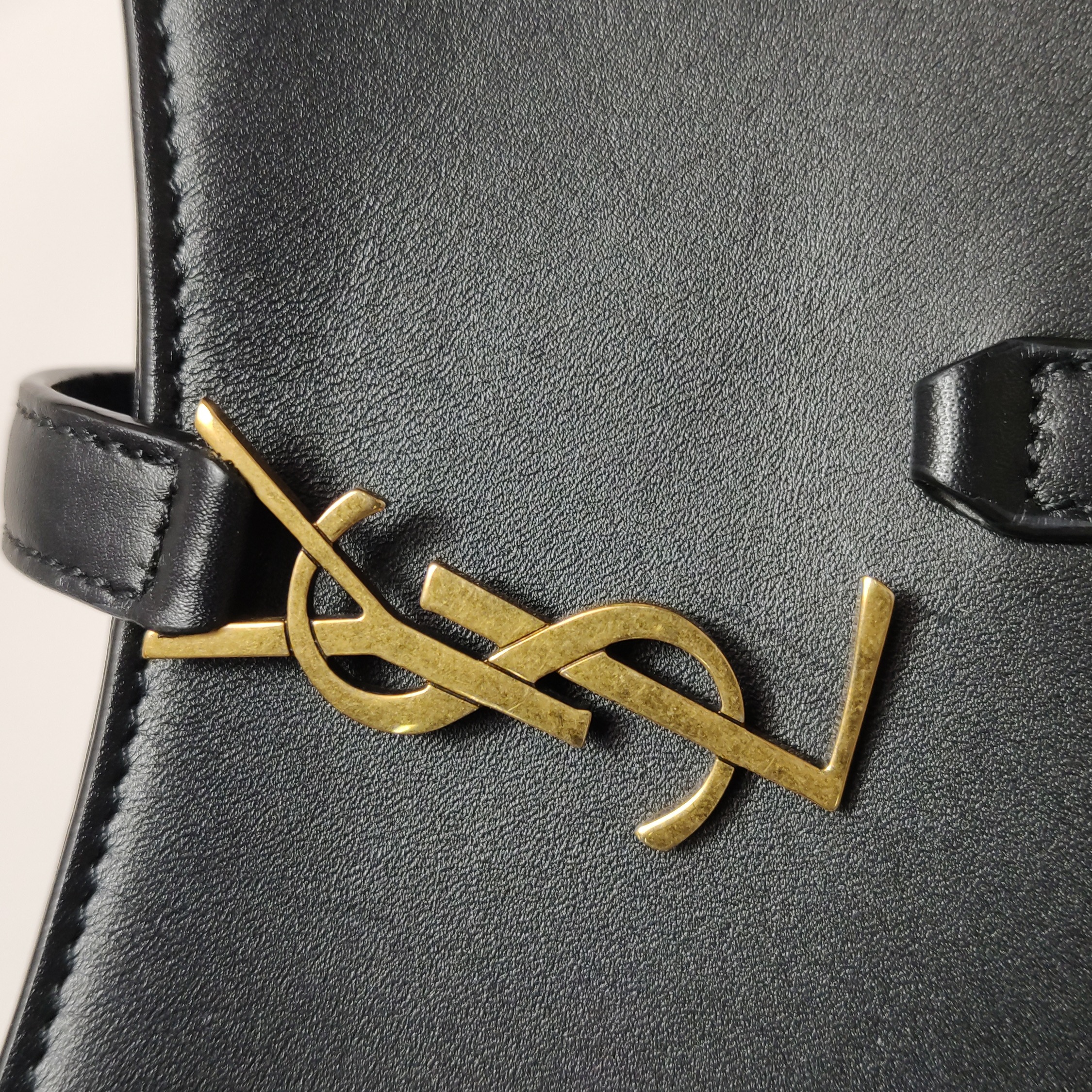 Saint Laurent(YSL) Le 5 a 7 Hobo Leather Mini — photo 10 of 17