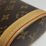 Louis Vuitton(LV) Fold Me Pouch Monogram Canvas — thumbnail 16