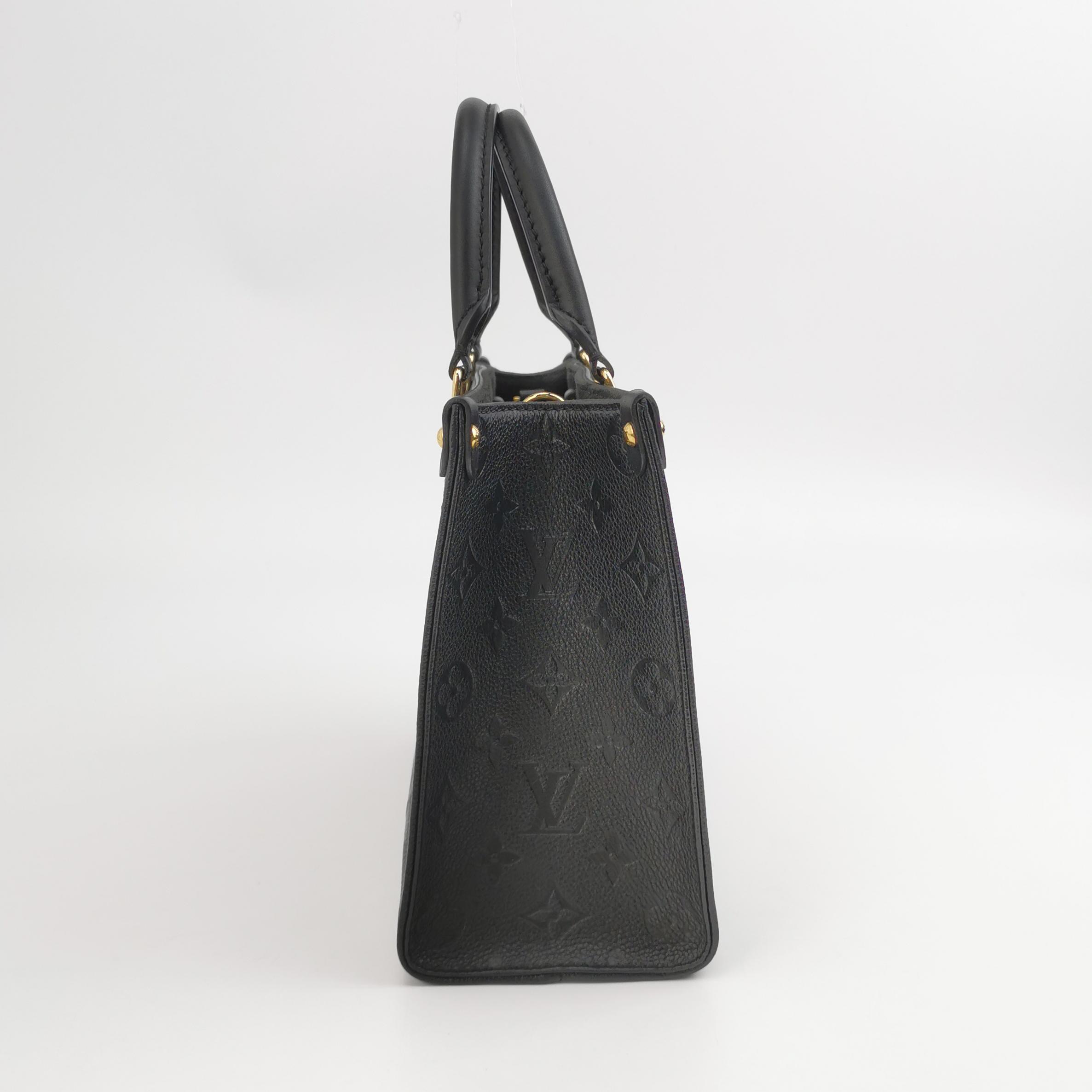 Louis Vuitton(LV) OnTheGo Tote Monogram Empreinte Giant PM — photo 5 of 14