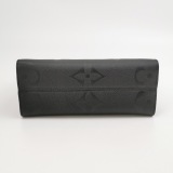 Louis Vuitton(LV) OnTheGo Tote Monogram Empreinte Giant PM — thumbnail 6