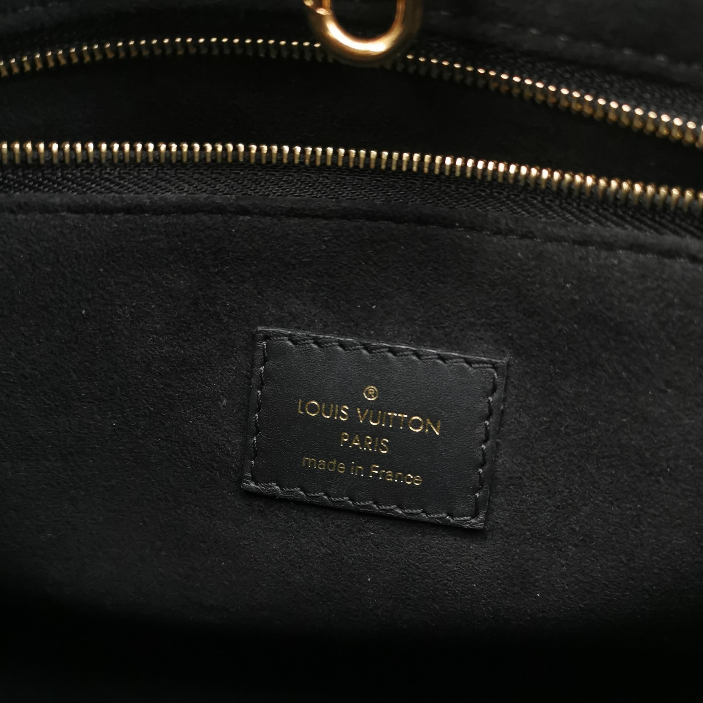 Louis Vuitton(LV) OnTheGo Tote Monogram Empreinte Giant PM — photo 8 of 14