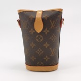 Louis Vuitton(LV) Fold Me Pouch Monogram Canvas — thumbnail 3