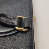 Louis Vuitton(LV) OnTheGo Tote Monogram Empreinte Giant PM — thumbnail 10