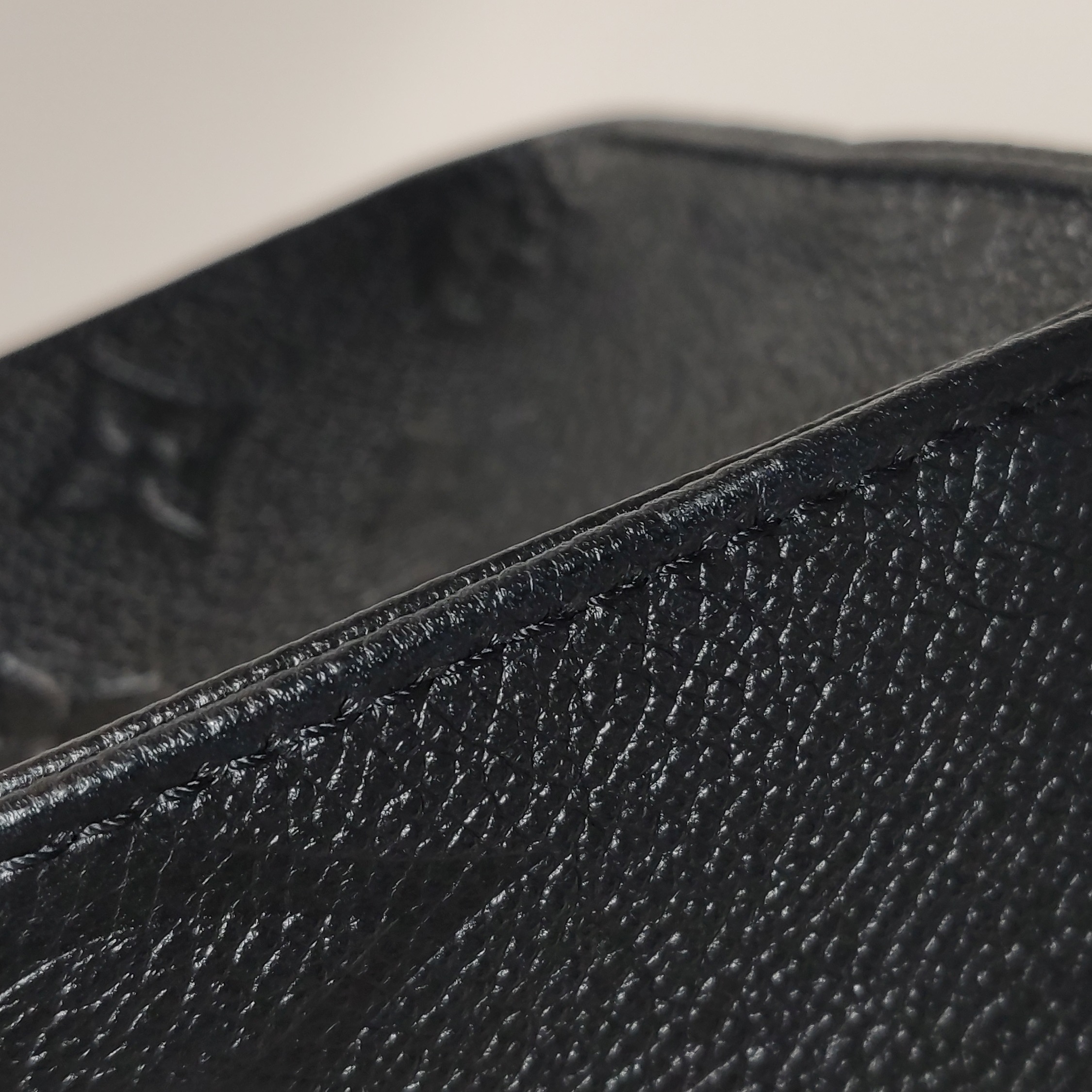 Louis Vuitton(LV) OnTheGo Tote Monogram Empreinte Giant PM — photo 11 of 14