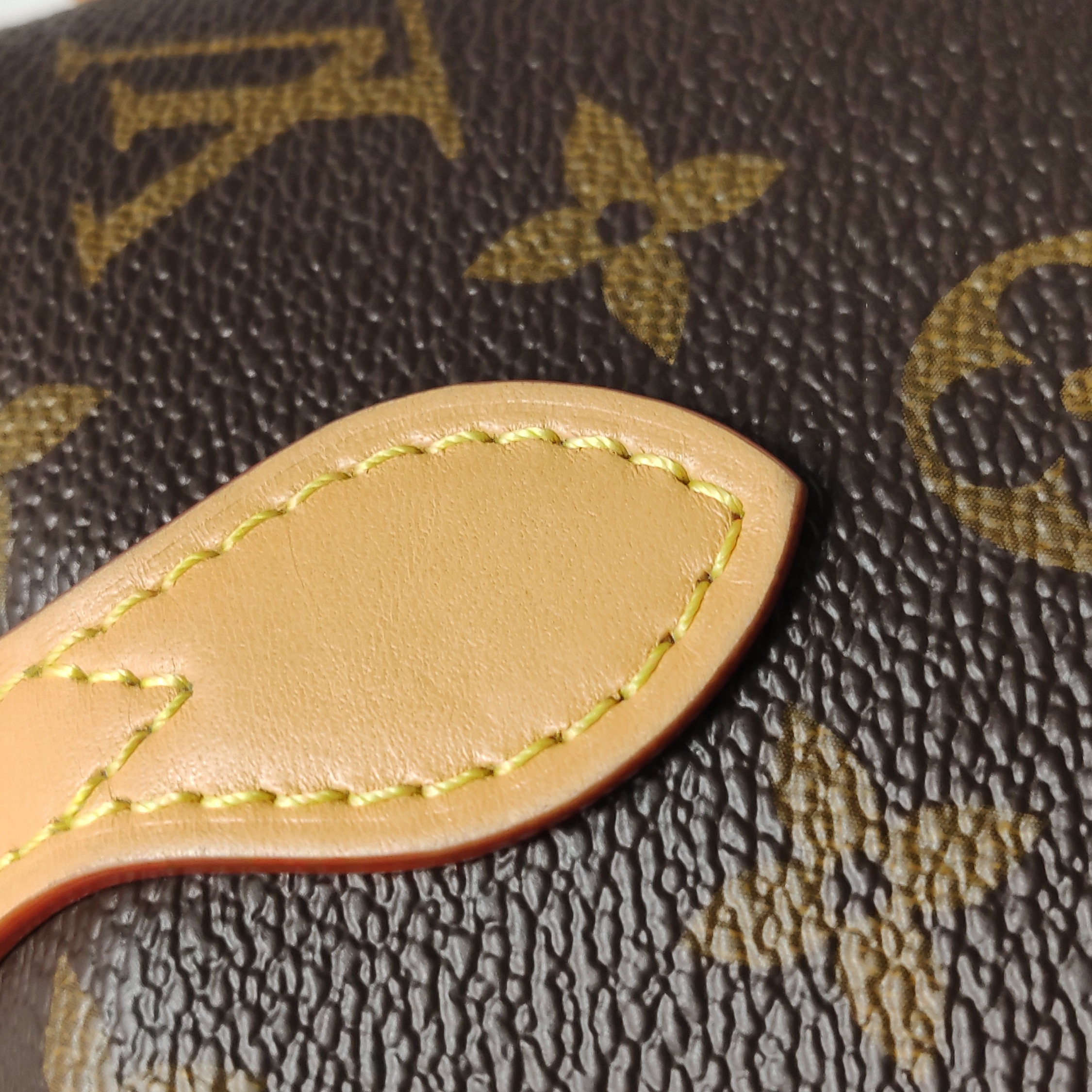 Louis Vuitton(LV) Fold Me Pouch Monogram Canvas — photo 10 of 16