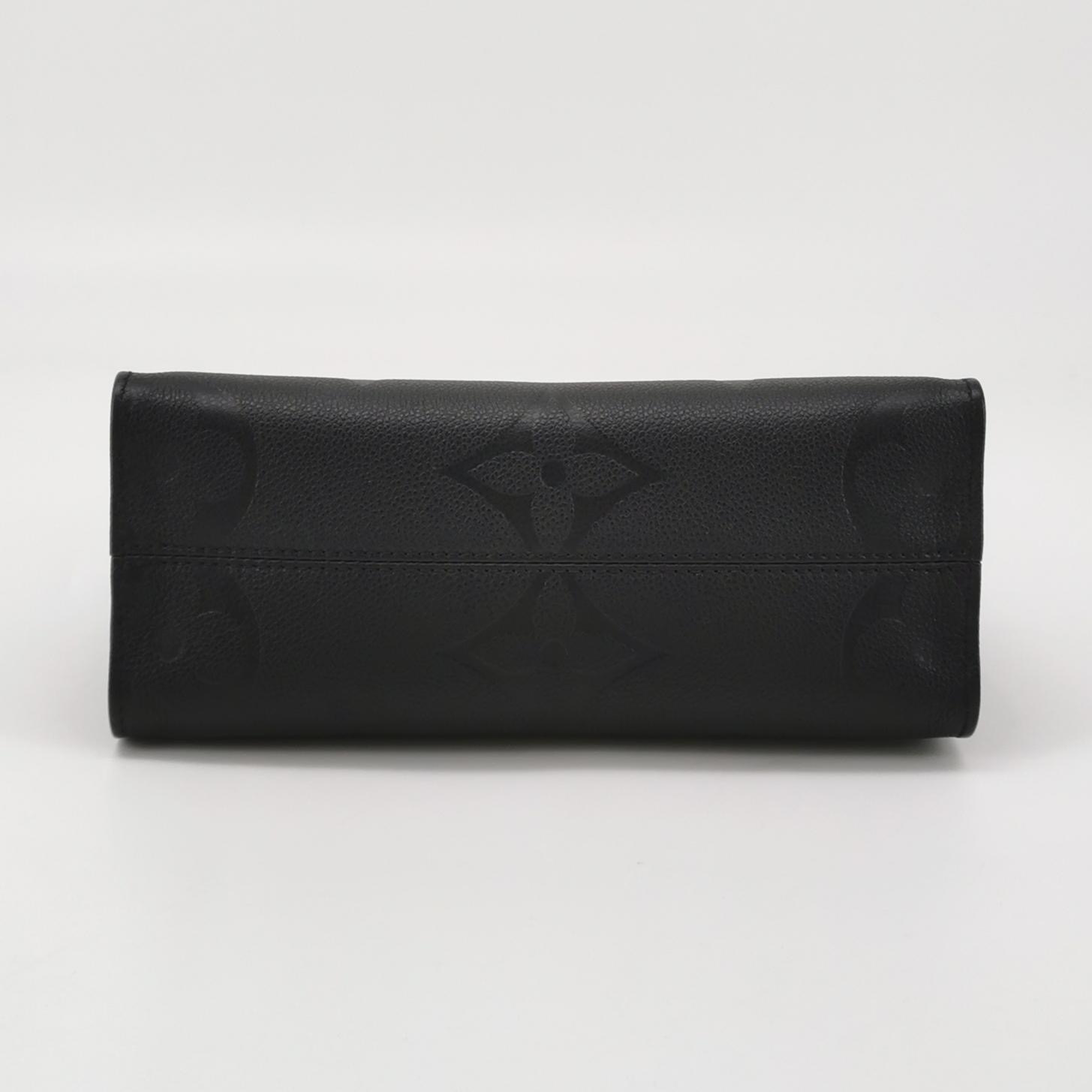 Louis Vuitton(LV) OnTheGo Tote Monogram Empreinte Giant PM — photo 6 of 14