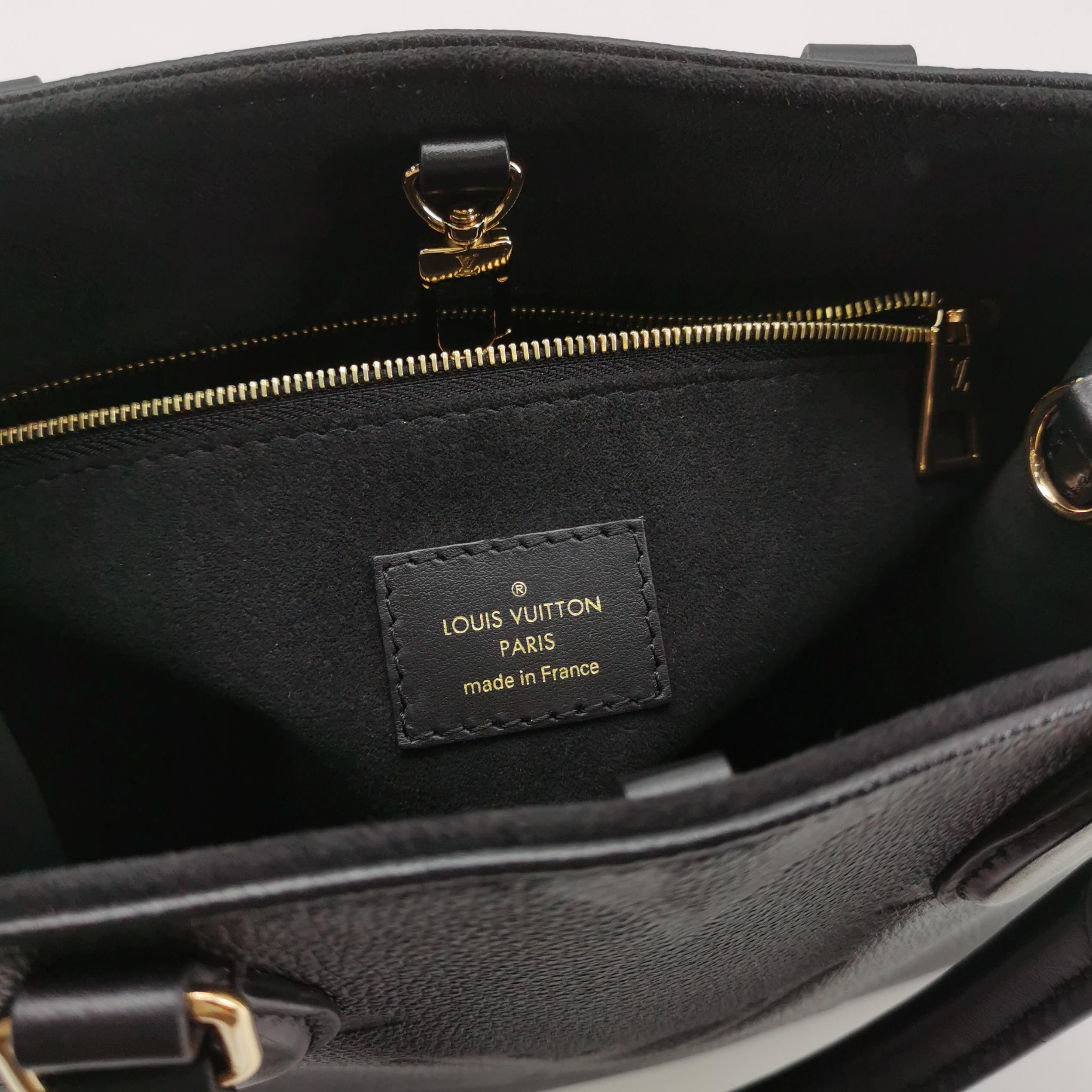 Louis Vuitton(LV) OnTheGo Tote Monogram Empreinte Giant PM — photo 8 of 14