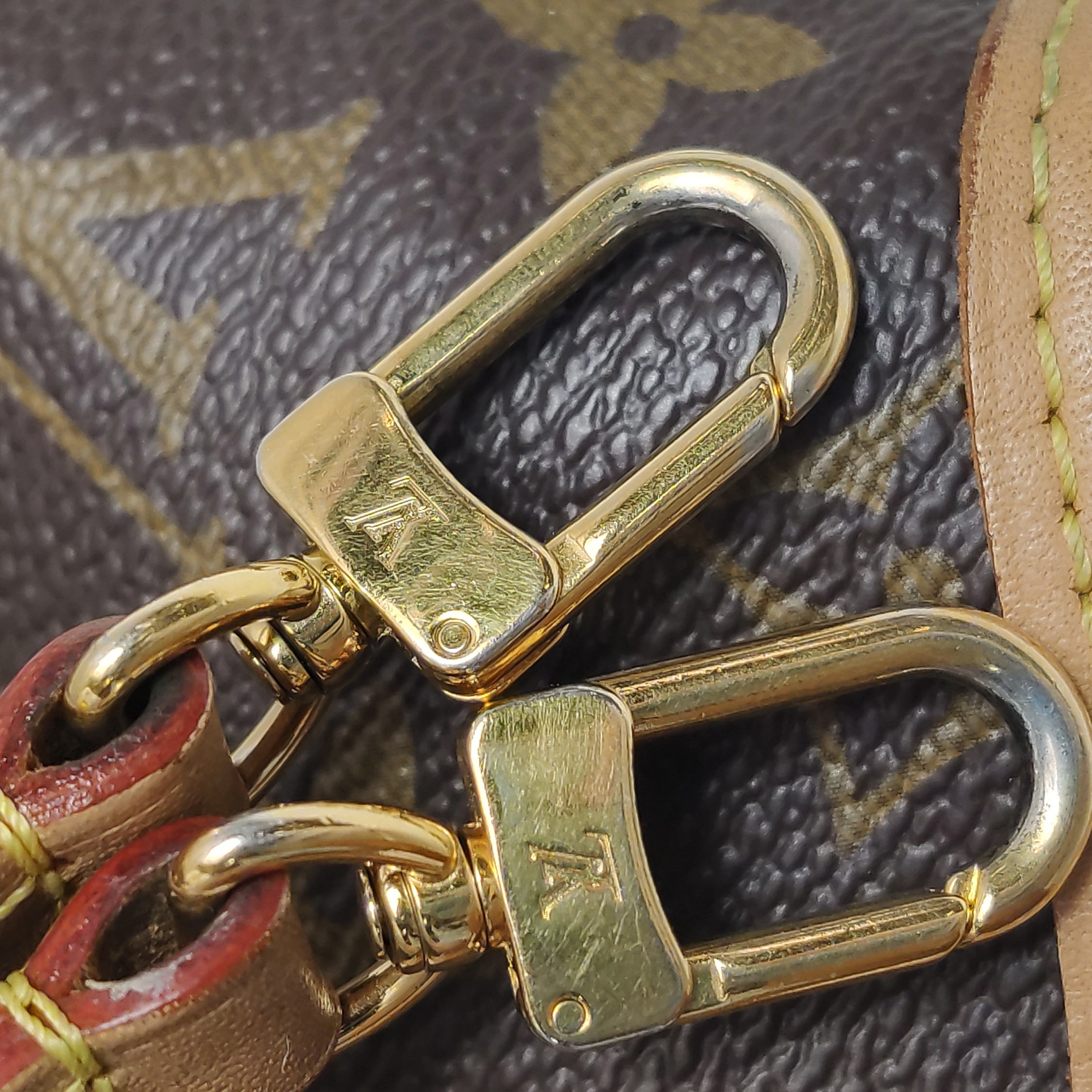 Louis Vuitton(LV) Fold Me Pouch Monogram Canvas — photo 12 of 18