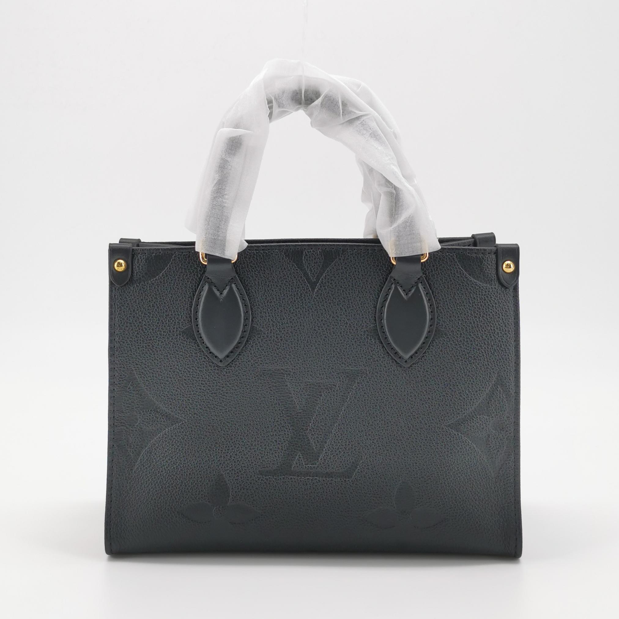Louis Vuitton(LV) OnTheGo Tote Monogram Empreinte Giant PM — photo 3 of 14