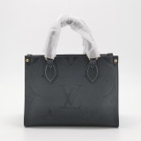 Louis Vuitton(LV) OnTheGo Tote Monogram Empreinte Giant PM — thumbnail 3