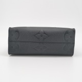 Louis Vuitton(LV) OnTheGo Tote Monogram Empreinte Giant PM — thumbnail 6