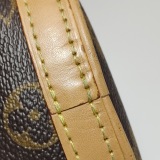 Louis Vuitton(LV) Fold Me Pouch Monogram Canvas — thumbnail 15