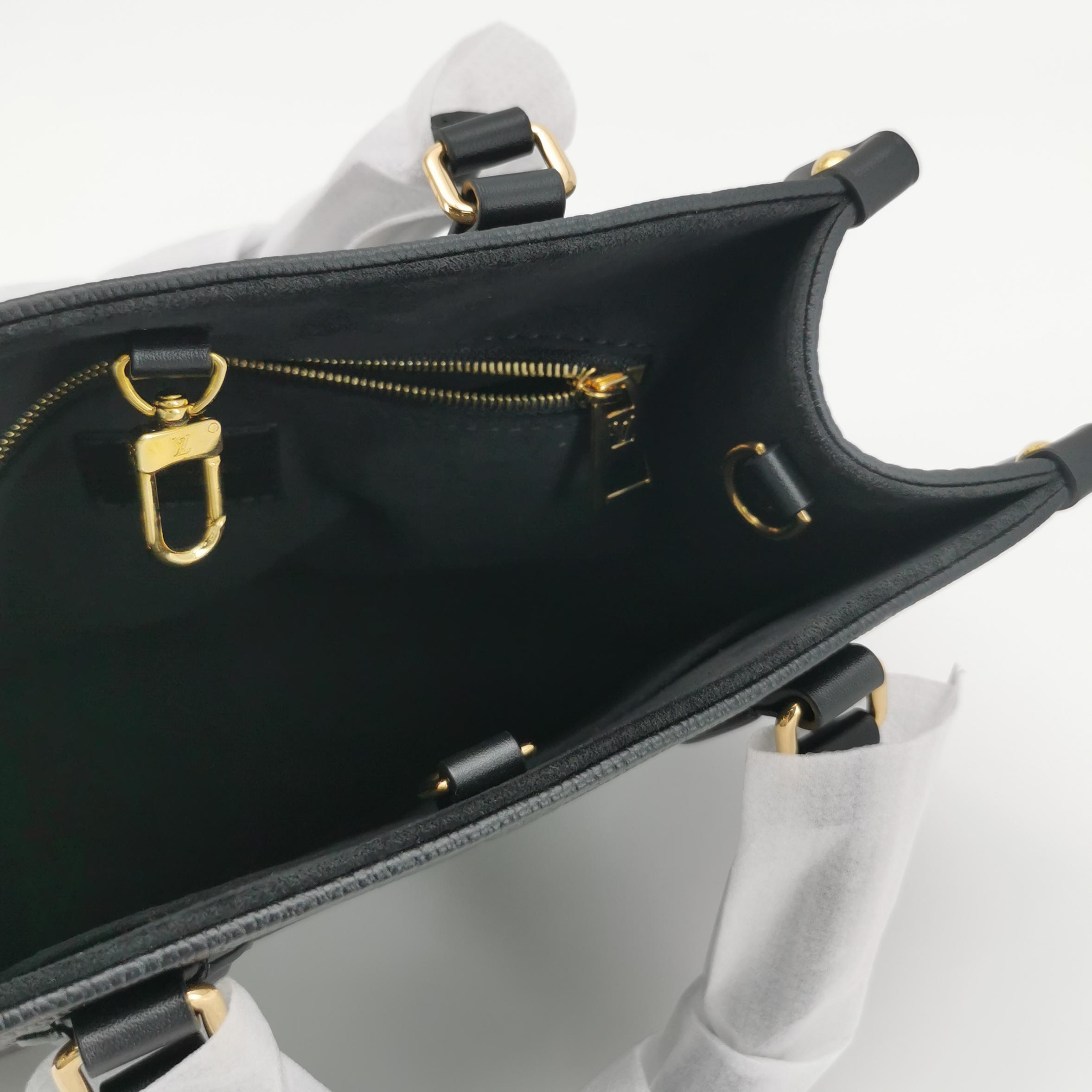 Louis Vuitton(LV) OnTheGo Tote Monogram Empreinte Giant PM — photo 7 of 14