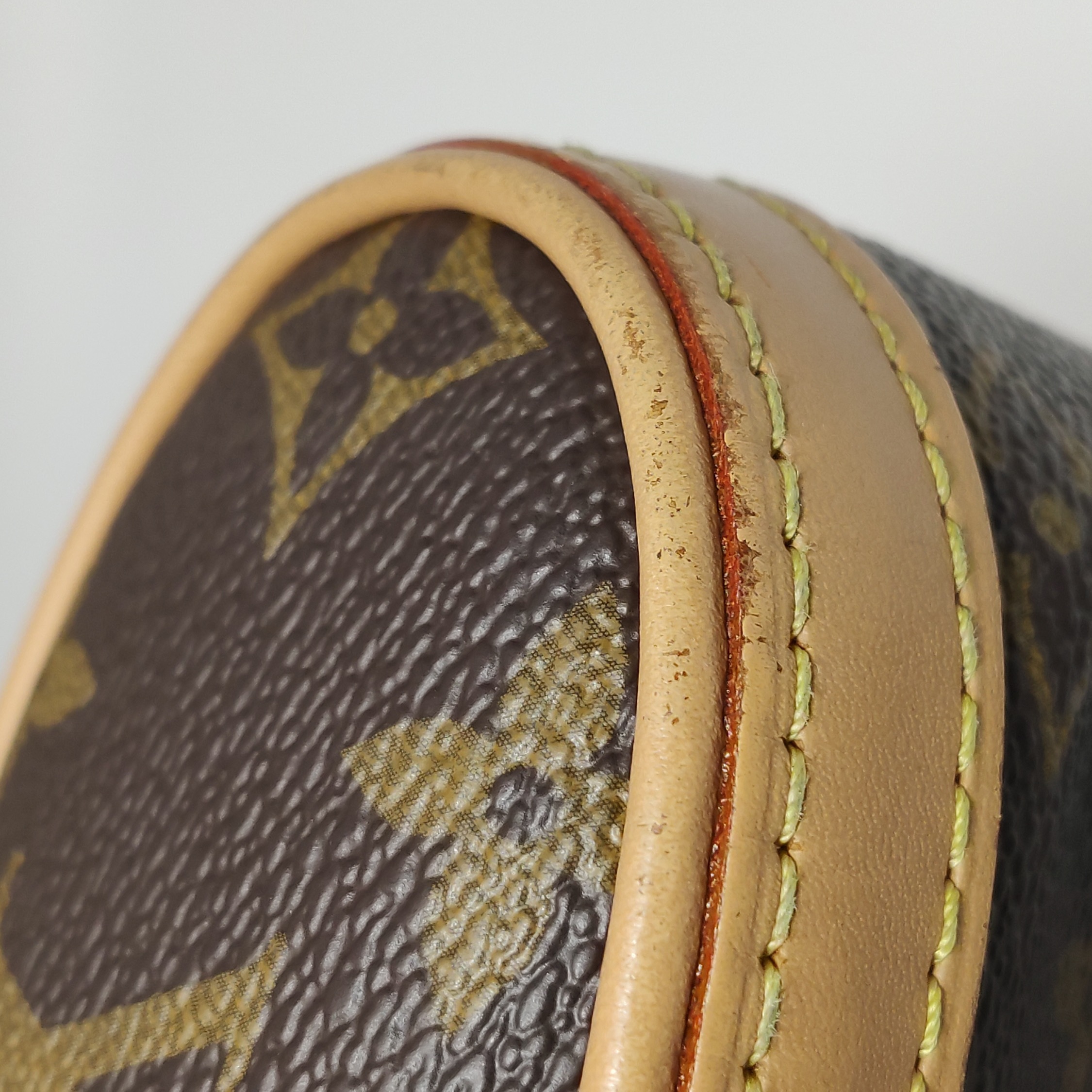 Louis Vuitton(LV) Fold Me Pouch Monogram Canvas — photo 9 of 18