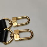 Louis Vuitton(LV) OnTheGo Tote Monogram Empreinte Giant PM — thumbnail 9