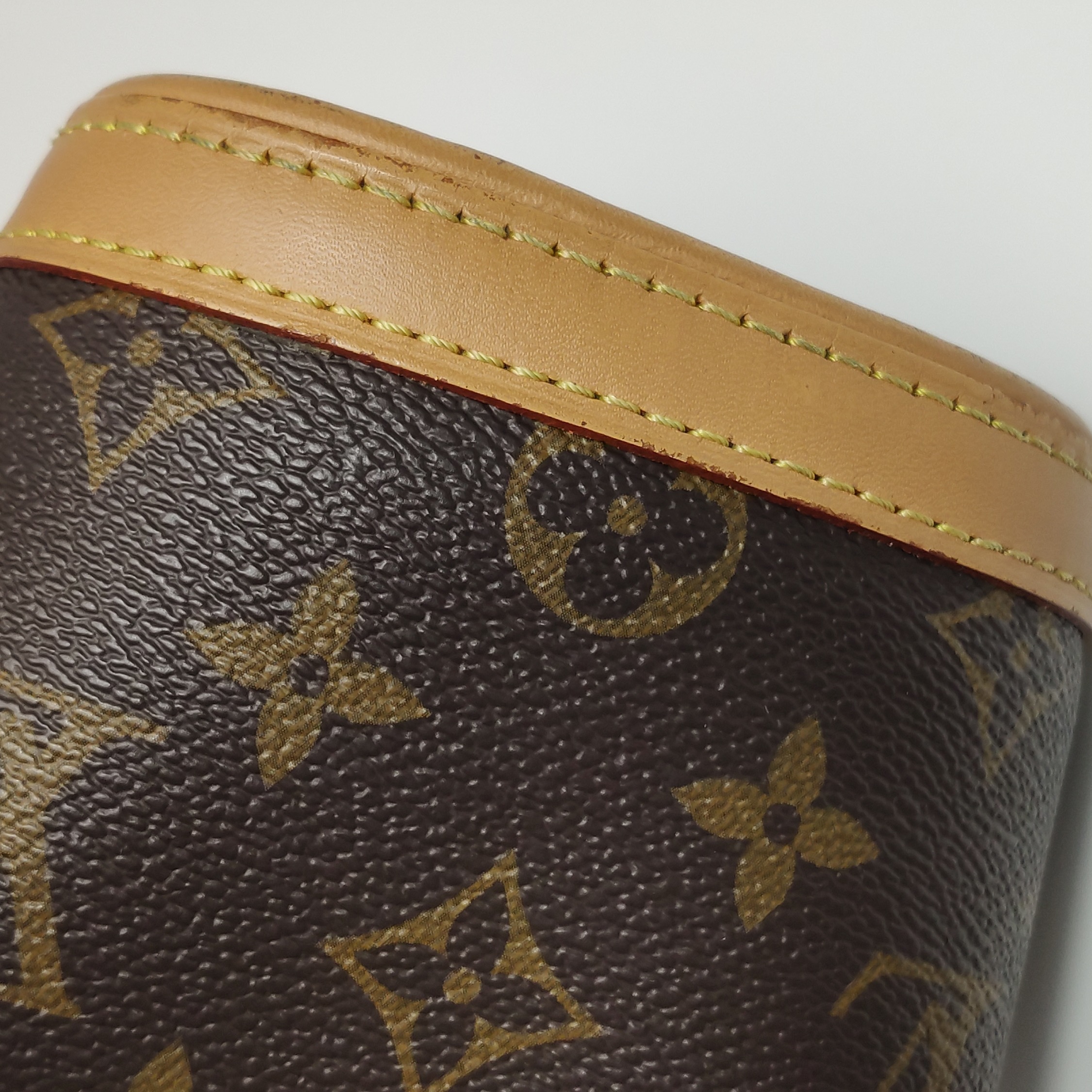 Louis Vuitton(LV) Fold Me Pouch Monogram Canvas — photo 13 of 18