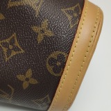 Louis Vuitton(LV) Fold Me Pouch Monogram Canvas — thumbnail 13