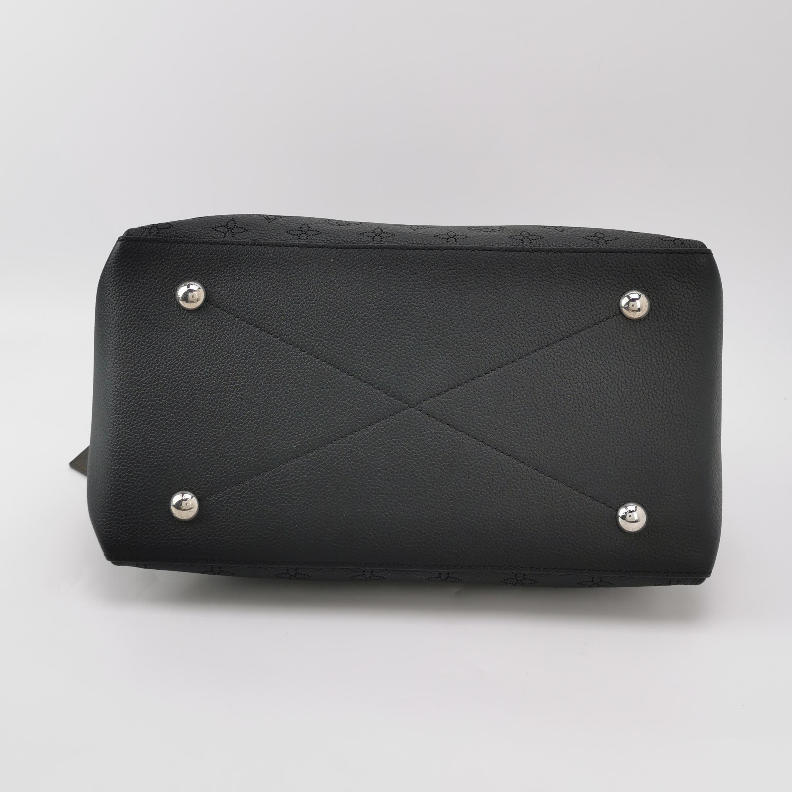 Louis Vuitton(LV) Braided Handle Beaubourg Hobo Mahina Leather MM — photo 6 of 18