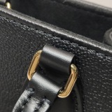 Louis Vuitton(LV) OnTheGo Tote Monogram Empreinte Giant PM — thumbnail 10