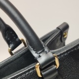 Louis Vuitton(LV) OnTheGo Tote Monogram Empreinte Giant PM — thumbnail 13